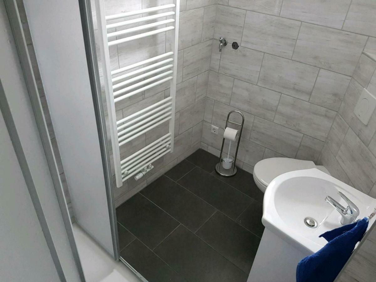 Einraum-Ferienwohnung 46M2 Eisenhuettenstadt-Diehlo 外观 照片